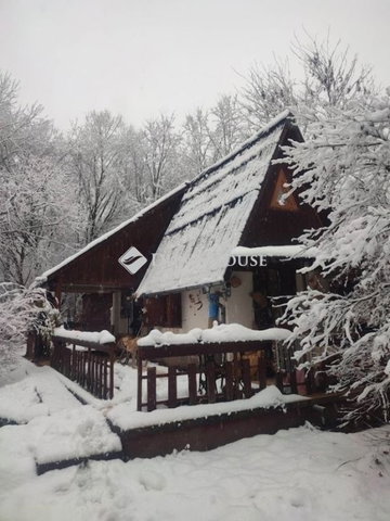 Eladó nyaraló, Verőcén 59 M Ft, 3 szobás / költözzbe.hu