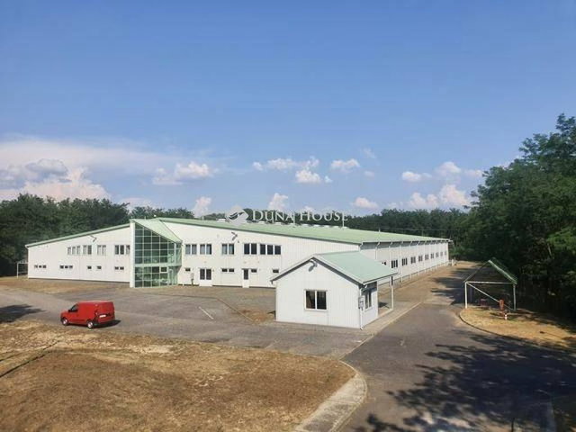 Eladó ipari ingatlan, Baktalórántházán 625.379 M Ft