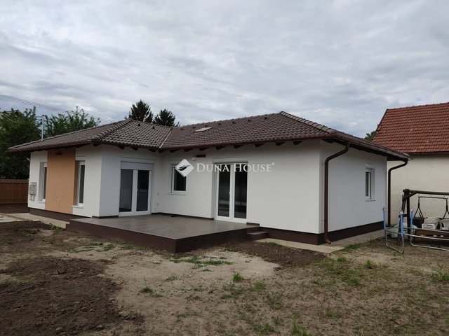 Eladó családi ház, Üllőn 112 M Ft, 4 szobás