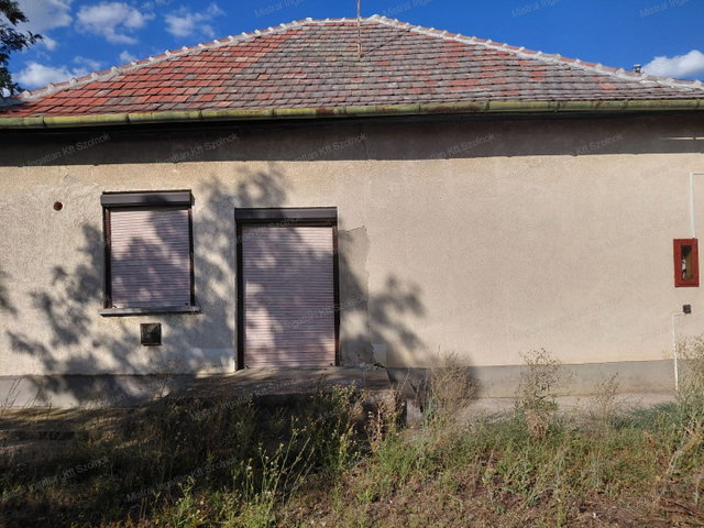 Eladó családi ház, Kengyelen 8 M Ft, 3 szobás