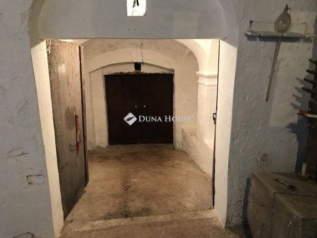 Eladó családi ház, Móron 15.9 M Ft, 1 szobás