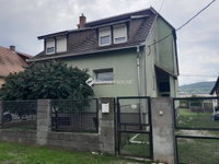Eladó családi ház, Sárisápon 69.9 M Ft, 5 szobás