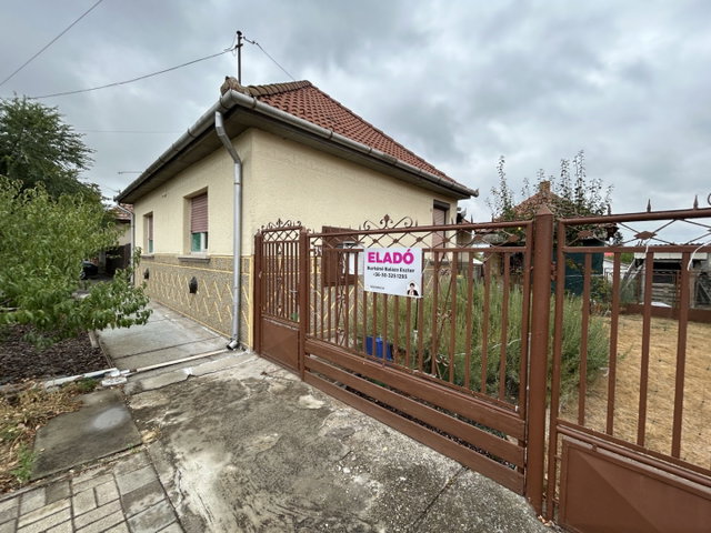 Eladó családi ház, Újhartyánon 49.9 M Ft, 3 szobás