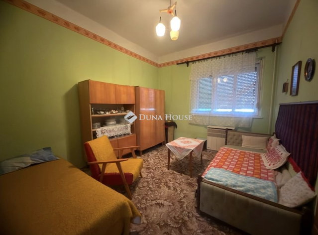 Eladó családi ház, Nádudvaron 33 M Ft, 2 szobás