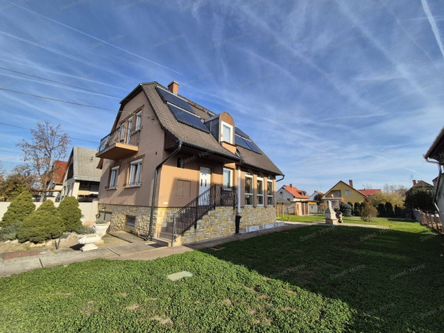 Eladó családi ház, Kecskeméten 109 M Ft, 4 szobás