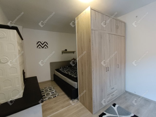 Eladó családi ház, Sopronban 99 M Ft, 8 szobás