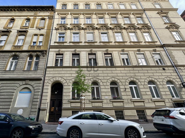 Eladó téglalakás, Budapesten, VII. kerületben 43.9 M Ft