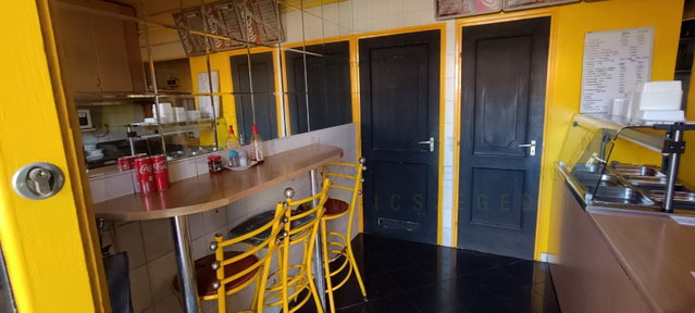 Kiadó üzlethelyiség, Szegeden 250 E Ft / hó