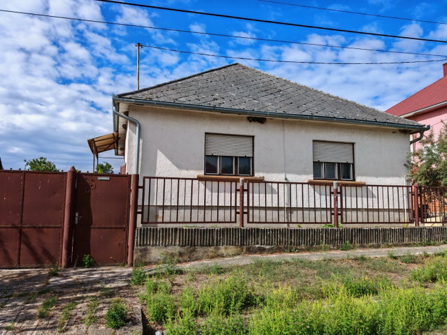 Eladó családi ház, Kesztölcön, Malom utcában 49.9 M Ft