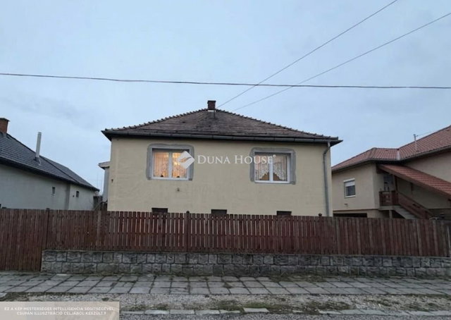Eladó családi ház, Esztergomban 85 M Ft, 3+1 szobás