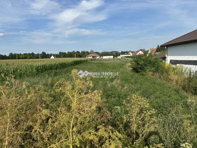 Eladó telek, Mosonszentmiklóson 8.9 M Ft / költözzbe.hu