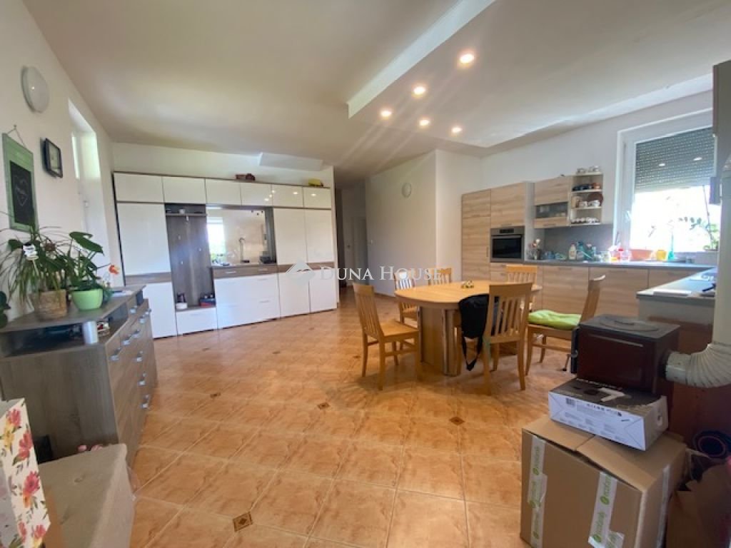 Családi ház · 5 hálószoba · 194 m² · 105.000.000 Ft