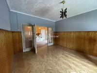 Eladó téglalakás
