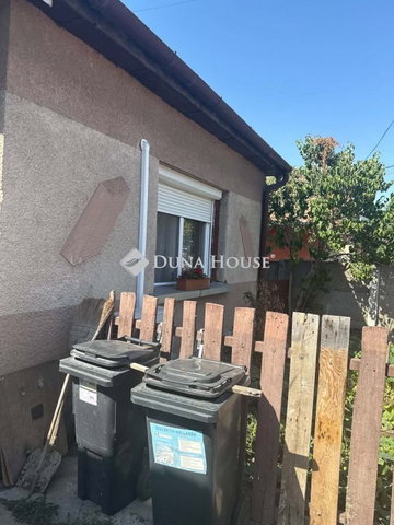 Eladó családi ház, Esztergomban 49 M Ft, 2 szobás