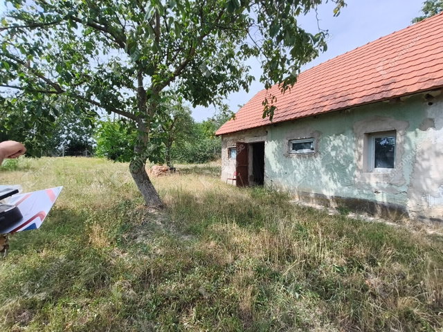 Eladó családi ház, Adorjánházán 6 M Ft, 1 szobás