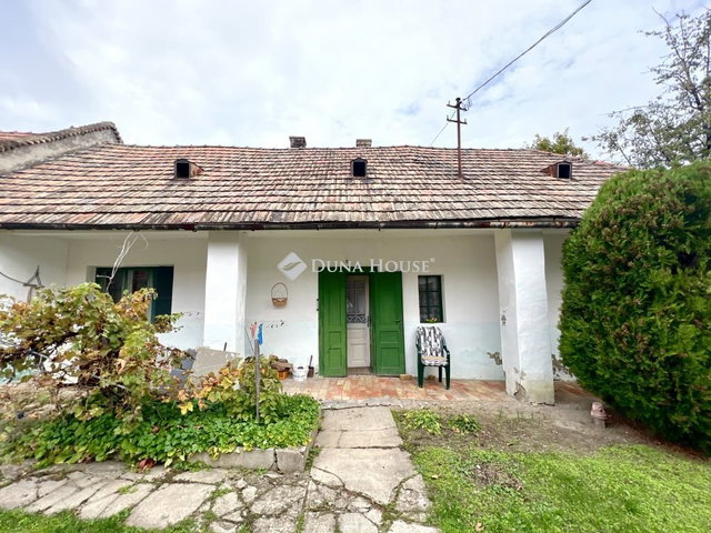 Eladó családi ház, Bakonyszentlászlón 16.5 M Ft, 2 szobás