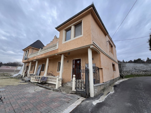 Eladó családi ház, Balatonfüreden, Vásártér utcában 131 M Ft