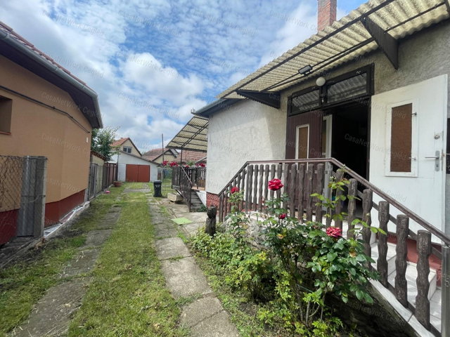 Eladó családi ház, Szolnokon 55 M Ft, 5 szobás
