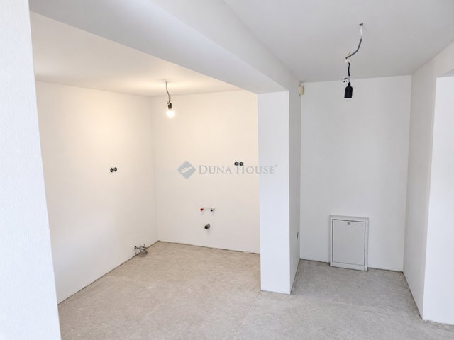 Eladó téglalakás, Vecsésen 45 M Ft, 2 szobás