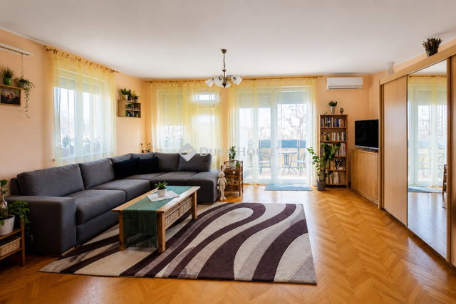 Eladó téglalakás, Debrecenben 71.9 M Ft, 2 szobás