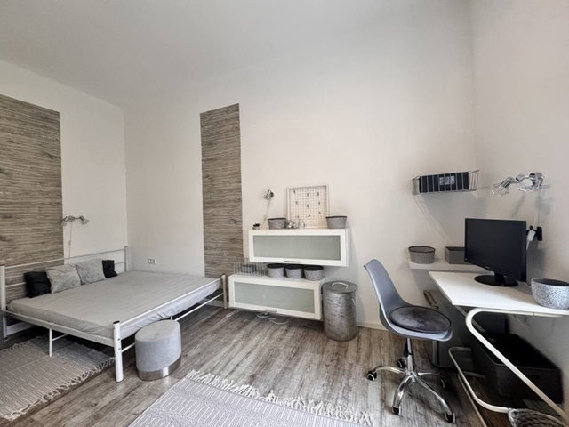 Kiadó téglalakás, albérlet, Pécsett, Lenke utcában, 3 szobás
