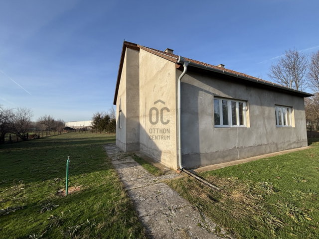 Eladó családi ház, Nyárlőrincen 45.5 M Ft, 3 szobás