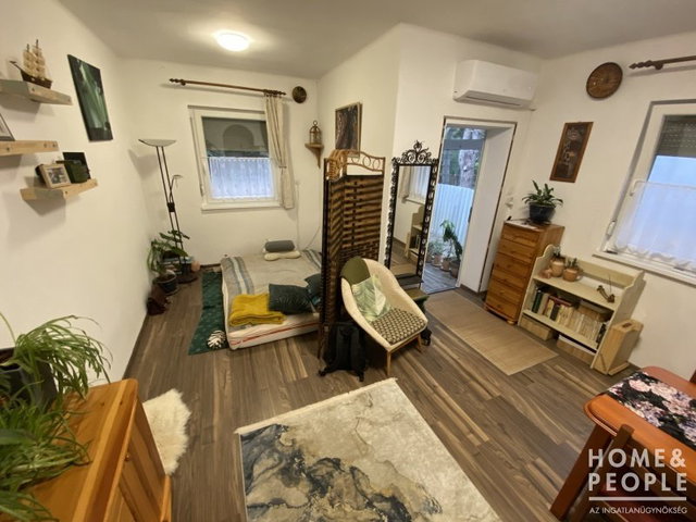 Eladó családi ház, Sándorfalván 31.99 M Ft, 1 szobás