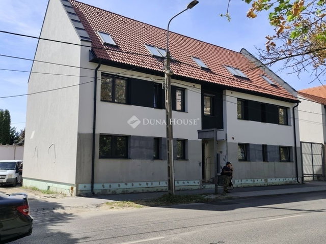 Eladó téglalakás, Kecskeméten 84.5 M Ft, 4 szobás