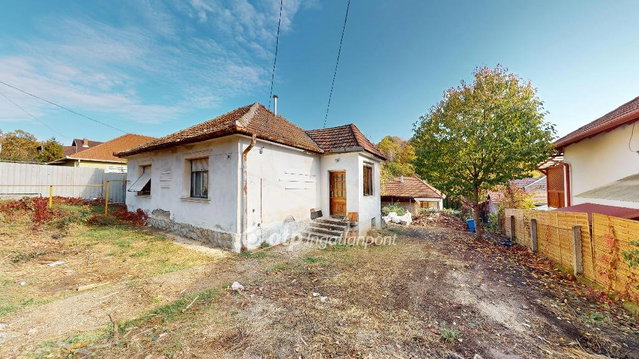 Eladó családi ház, Miskolcon 37 M Ft, 2 szobás