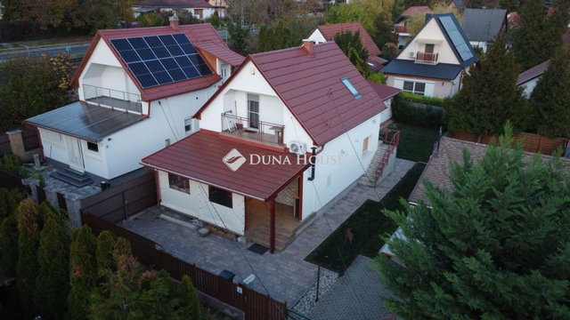 Eladó családi ház, Balatonkenesén 154.9 M Ft, 4 szobás