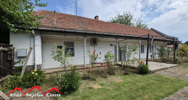 Eladó családi ház, Békéscsabán 34.9 M Ft, 2 szobás
