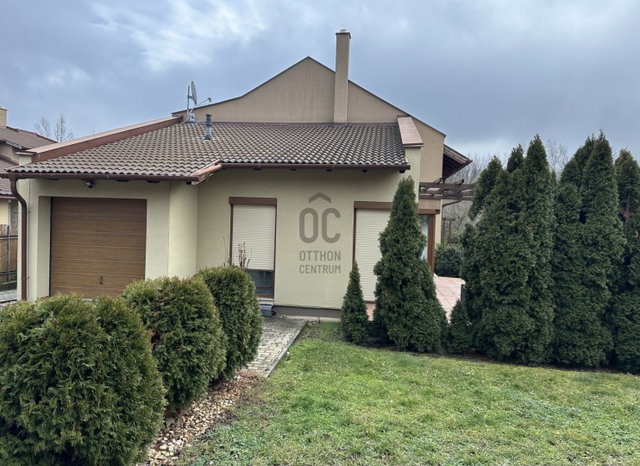 Eladó családi ház, Százhalombattán 135 M Ft, 6 szobás