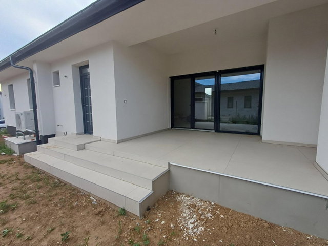 Eladó családi ház, Szombathelyen 90 M Ft, 4 szobás
