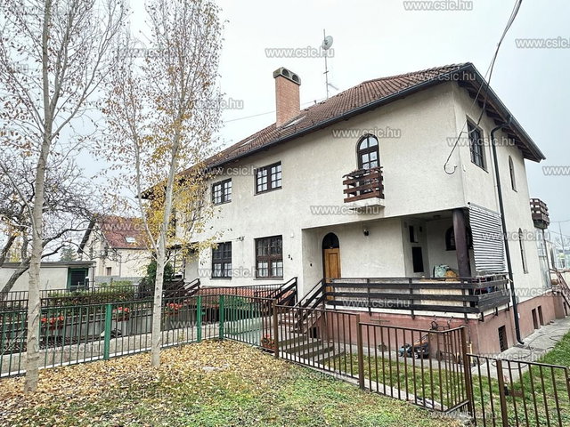 Eladó családi ház, Budapesten, III. kerületben 259.9 M Ft