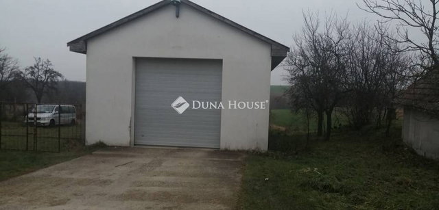 Eladó mezogazdasagi ingatlan, Vérteskethelyen 14.6 M Ft