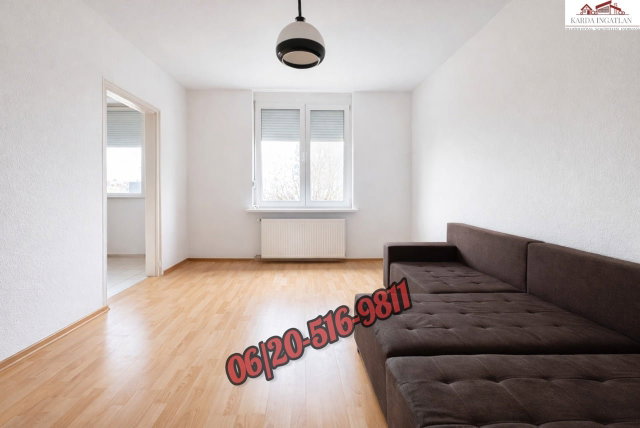 Eladó panellakás, Dunaújvárosban 27.99 M Ft, 2 szobás