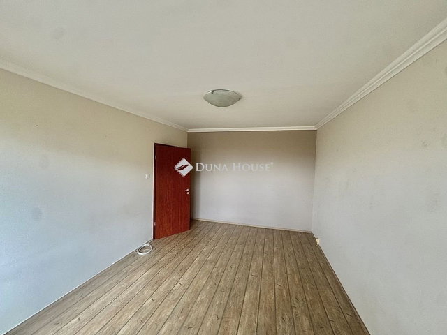 Eladó panellakás, Székesfehérvárott 70 M Ft, 3 szobás