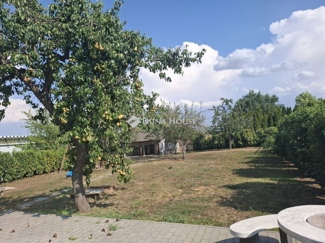 Eladó családi ház, Dányon 79.99 M Ft, 4 szobás