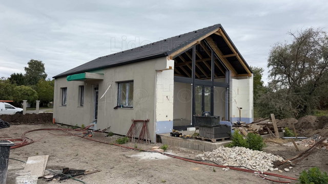 Eladó családi ház, Siófokon 99 M Ft, 4 szobás