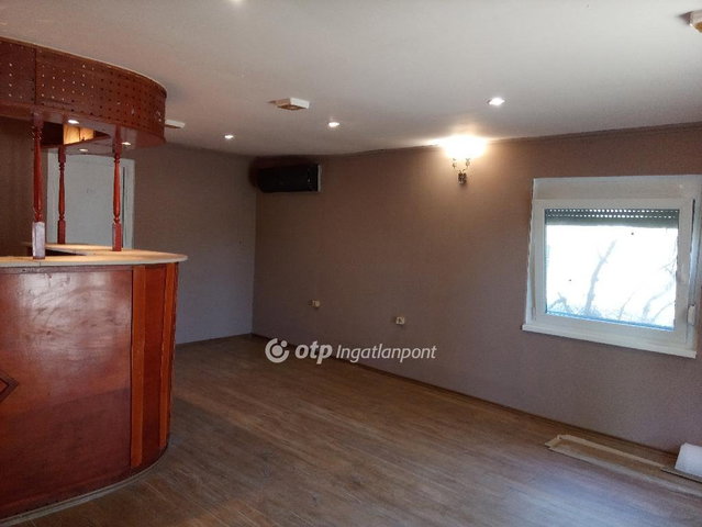 Eladó családi ház, Dombóváron 26.5 M Ft, 1+1 szobás