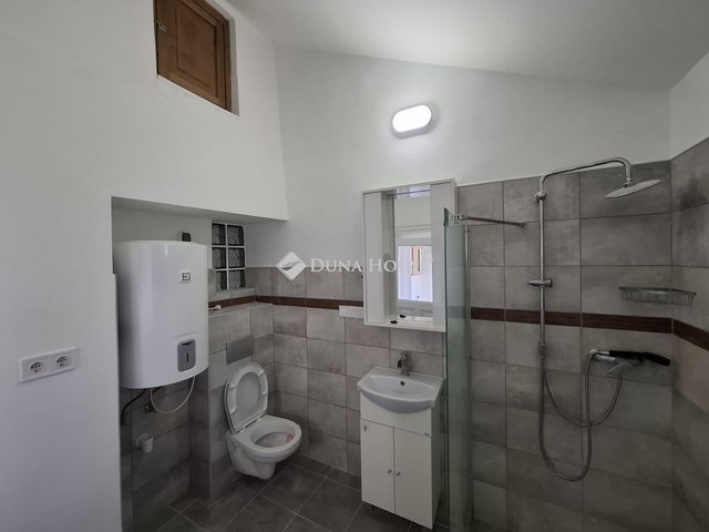 Eladó családi ház, Kiskunfélegyházán 19.9 M Ft, 1 szobás