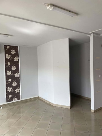 Kiadó üzlethelyiség, Csornán 45 E Ft / hó, 1 szobás