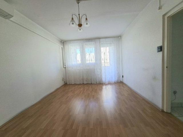 Eladó panellakás, Budapesten, III. kerületben 59.99 M Ft