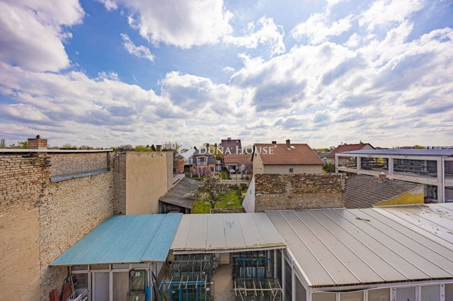 Eladó iroda, Budapesten, XX. kerületben 349 M Ft