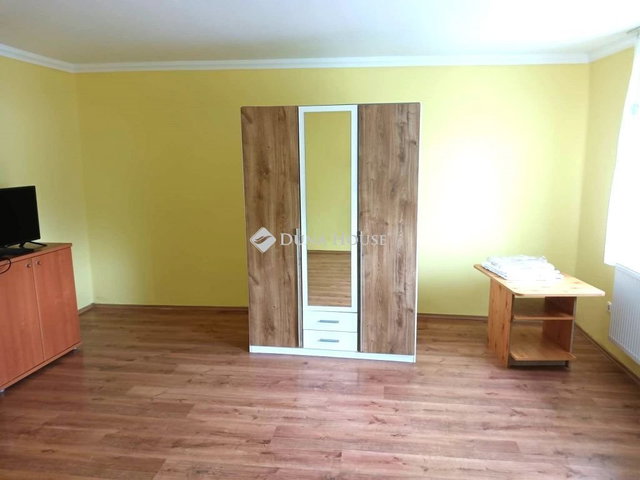 Kiadó családi ház, albérlet, Debrecenben 200 E Ft / hó