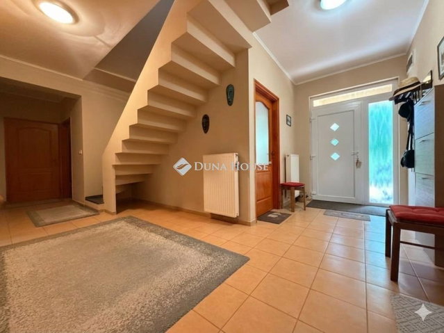 Eladó családi ház, Kecskeméten 119 M Ft, 6 szobás