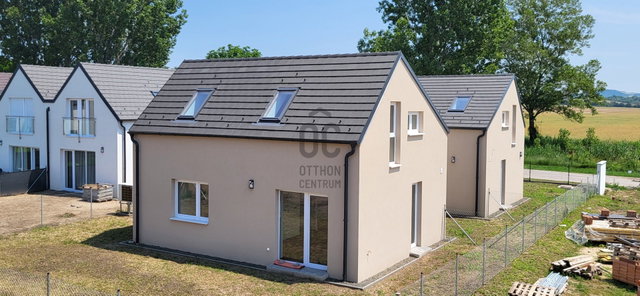 Eladó sorház, Vácon 97.9 M Ft, 4 szobás / költözzbe.hu