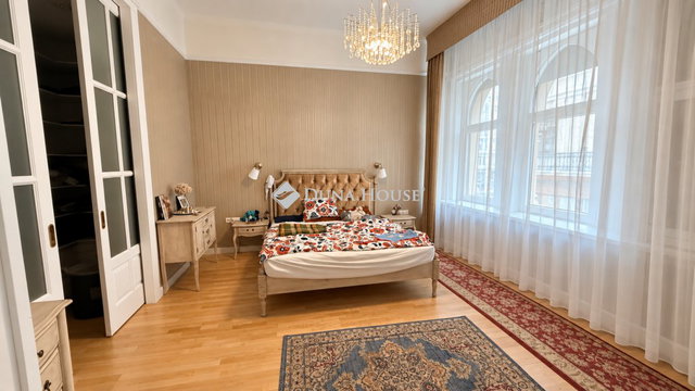 Eladó téglalakás, Budapesten, V. kerületben 190 M Ft, 3 szobás