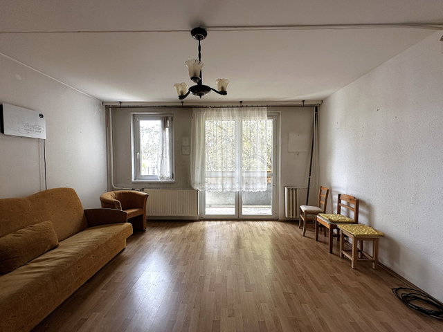 Eladó panellakás, Veszprémben 51 M Ft, 1+3 szobás