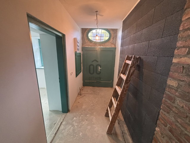 Eladó családi ház, Esztergomban 99.99 M Ft, 3 szobás